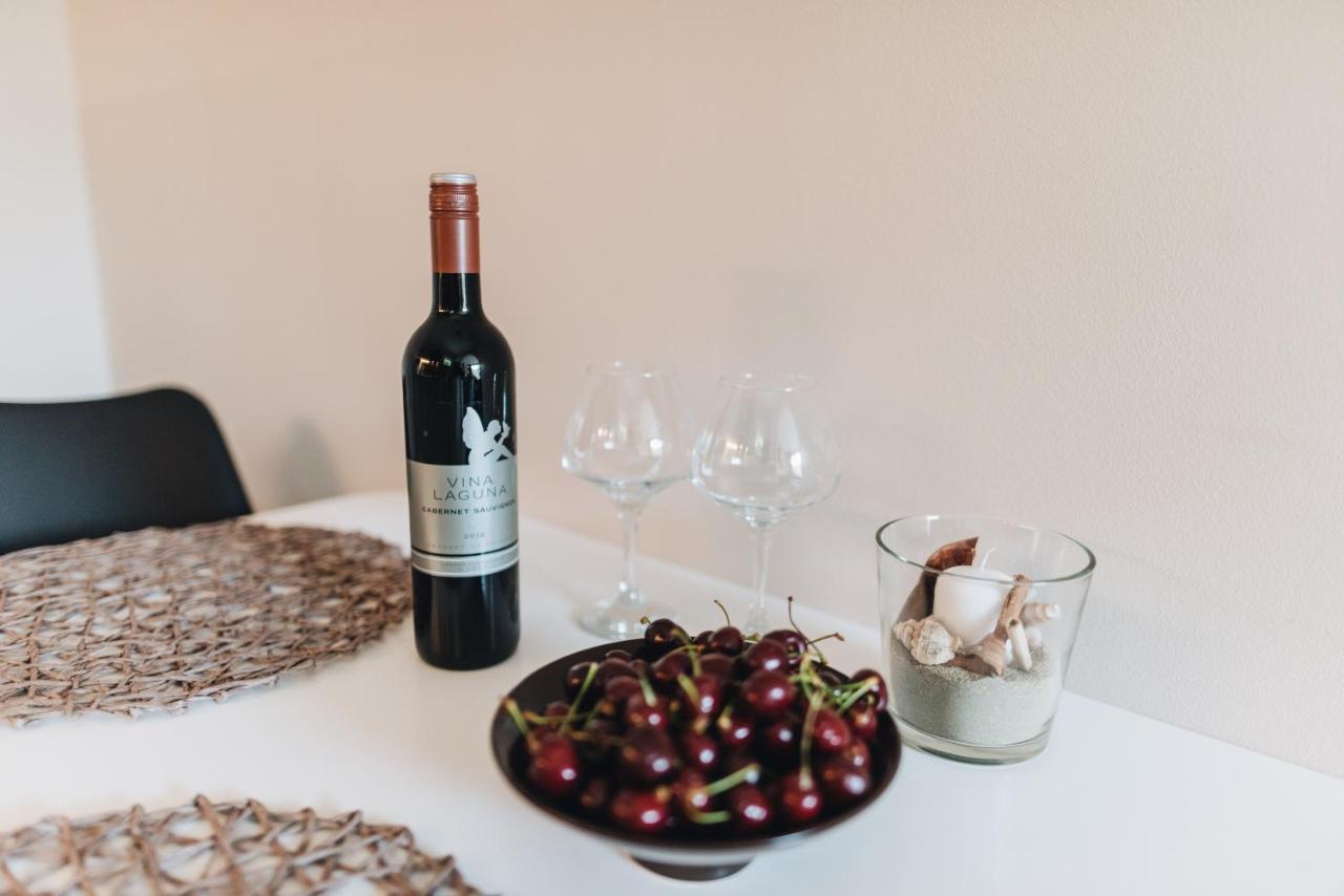 Stay In The Very Heart Of Porec - 50M To The Beach Bagian luar foto
