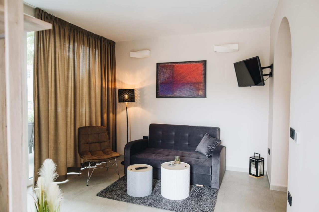 Stay In The Very Heart Of Porec - 50M To The Beach Bagian luar foto