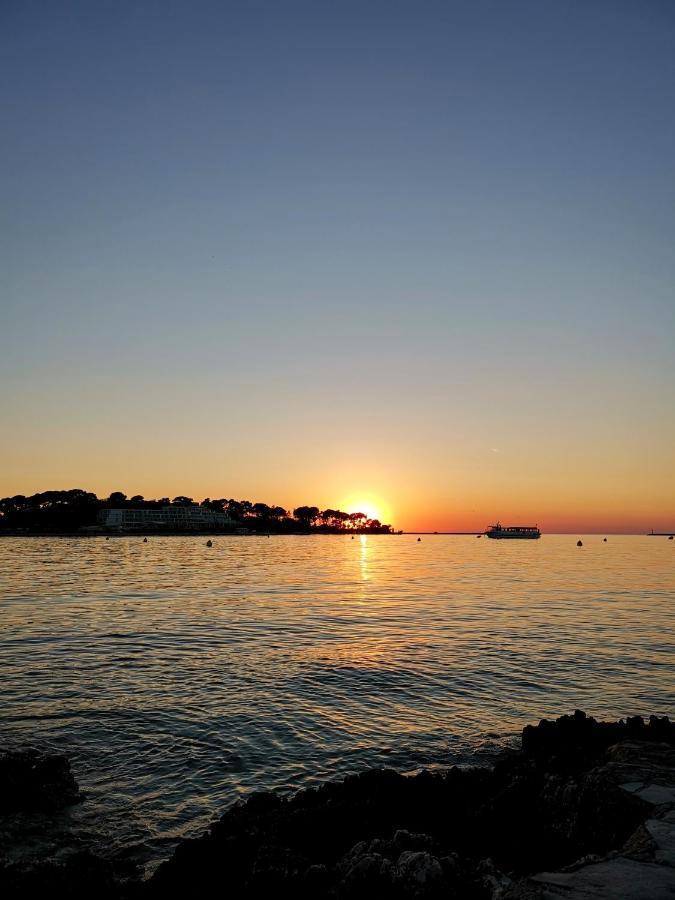 Stay In The Very Heart Of Porec - 50M To The Beach Bagian luar foto
