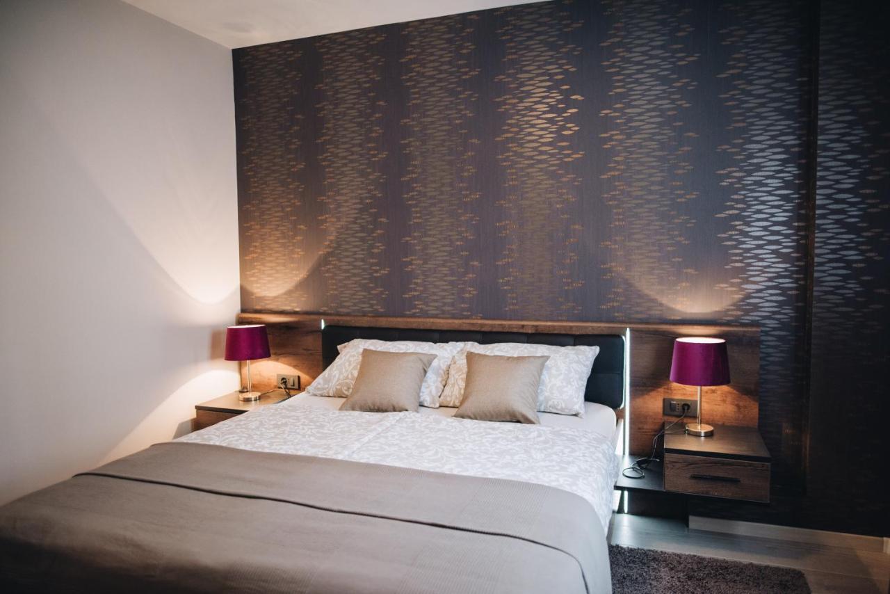 Stay In The Very Heart Of Porec - 50M To The Beach Bagian luar foto