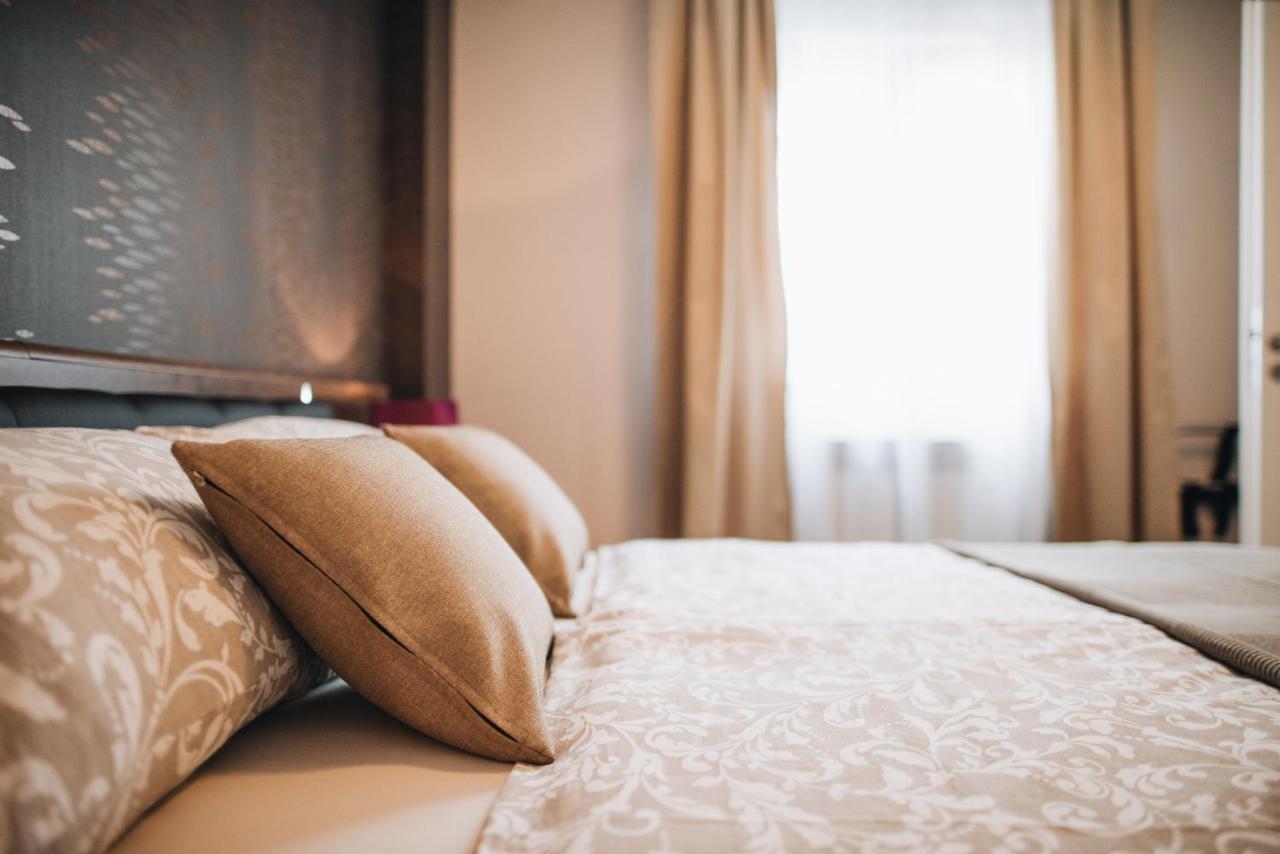 Stay In The Very Heart Of Porec - 50M To The Beach Bagian luar foto