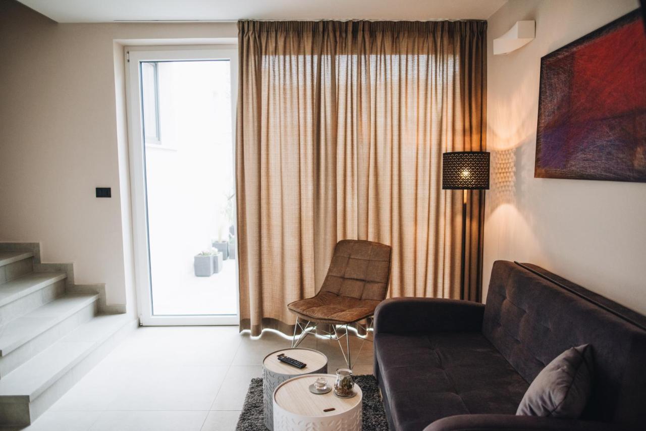 Stay In The Very Heart Of Porec - 50M To The Beach Bagian luar foto