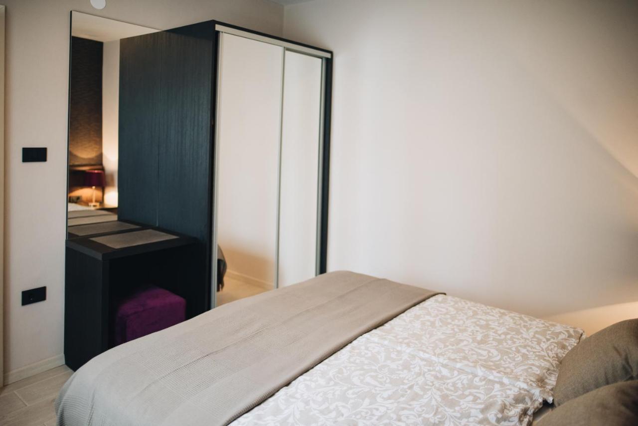 Stay In The Very Heart Of Porec - 50M To The Beach Bagian luar foto