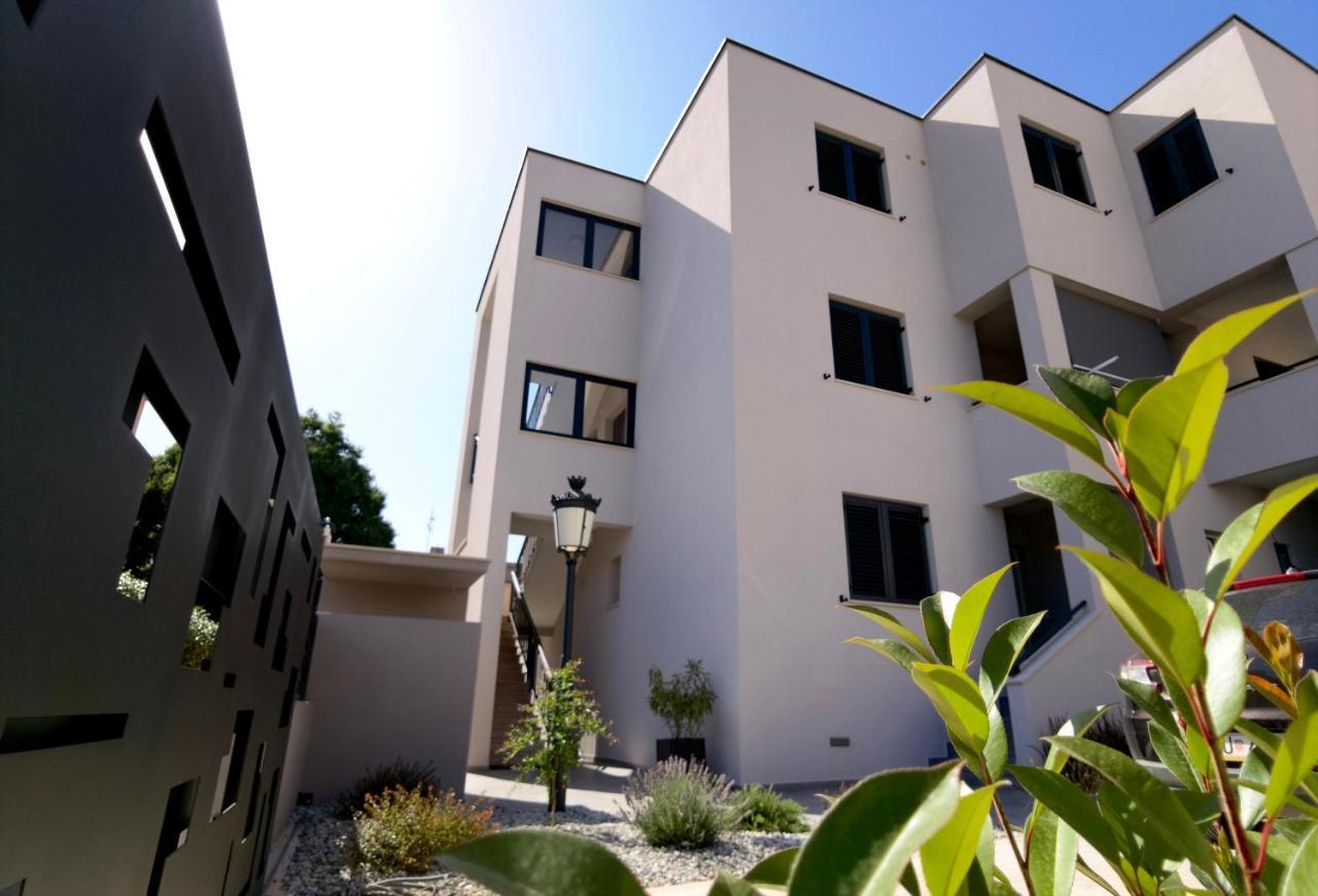 Stay In The Very Heart Of Porec - 50M To The Beach Bagian luar foto