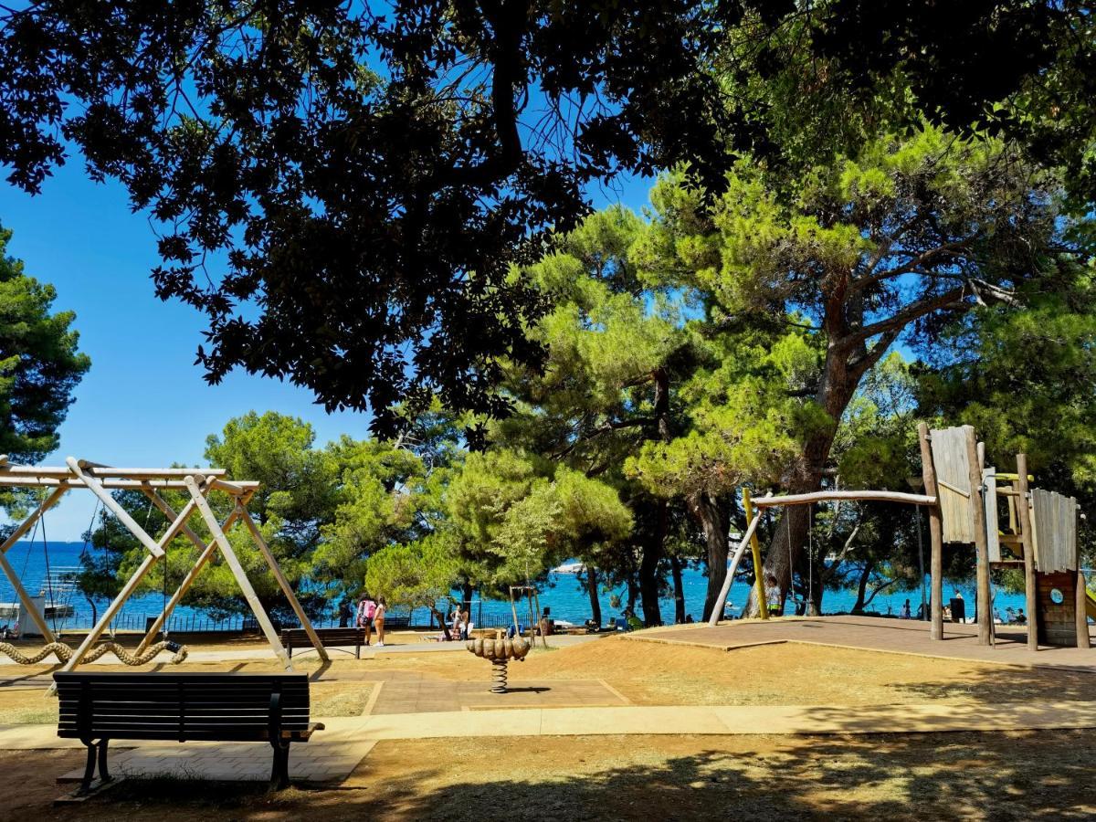 Stay In The Very Heart Of Porec - 50M To The Beach Bagian luar foto