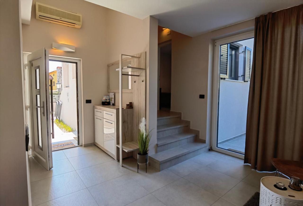 Stay In The Very Heart Of Porec - 50M To The Beach Bagian luar foto