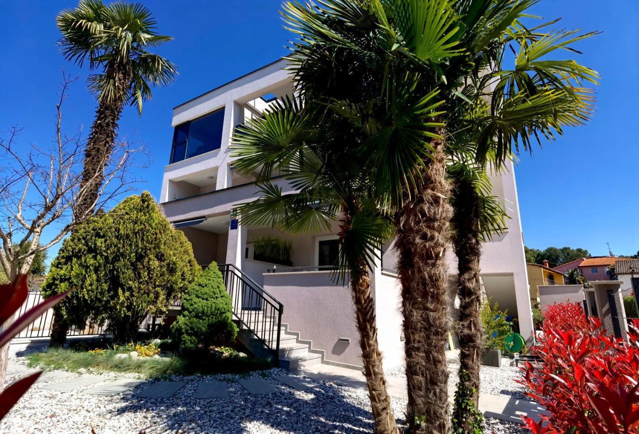 Stay In The Very Heart Of Porec - 50M To The Beach Bagian luar foto