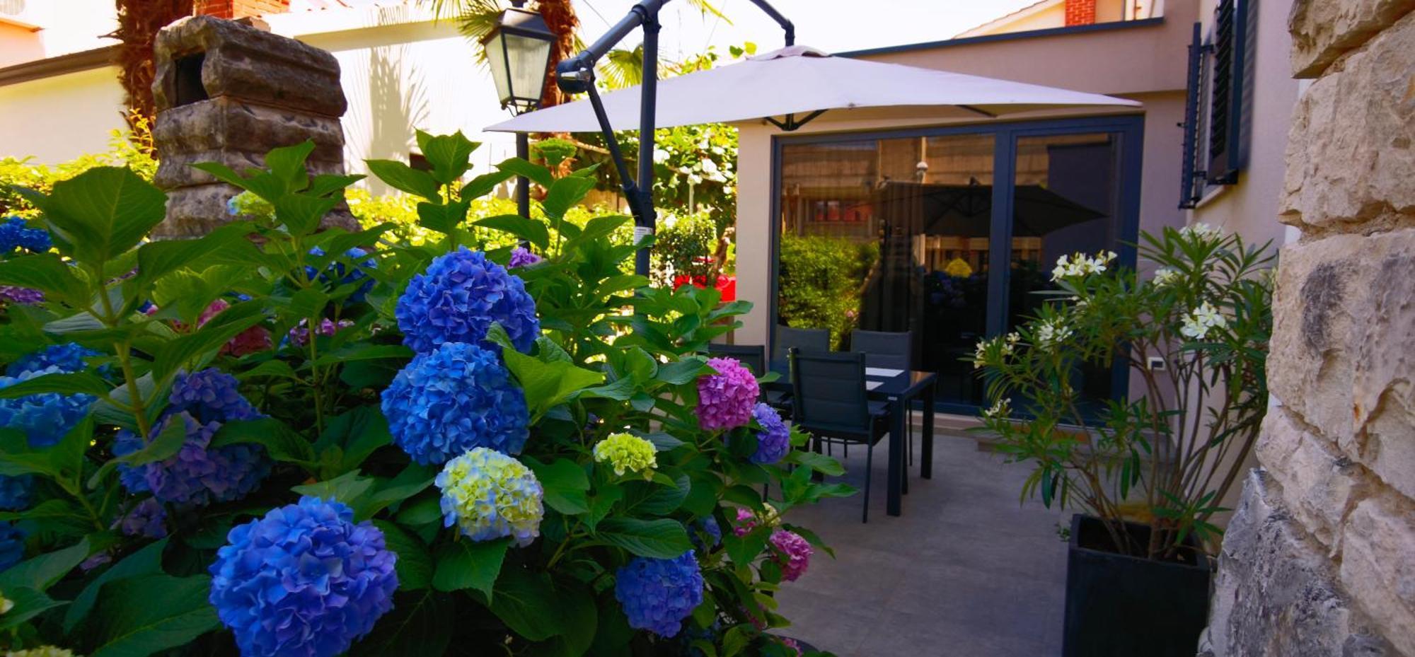 Stay In The Very Heart Of Porec - 50M To The Beach Bagian luar foto