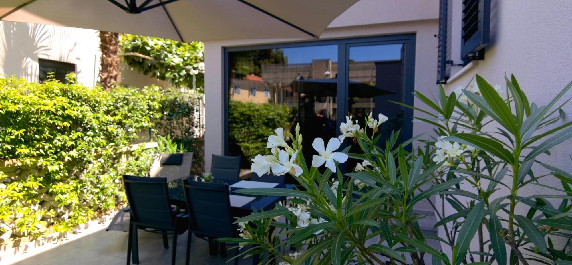 Stay In The Very Heart Of Porec - 50M To The Beach Bagian luar foto