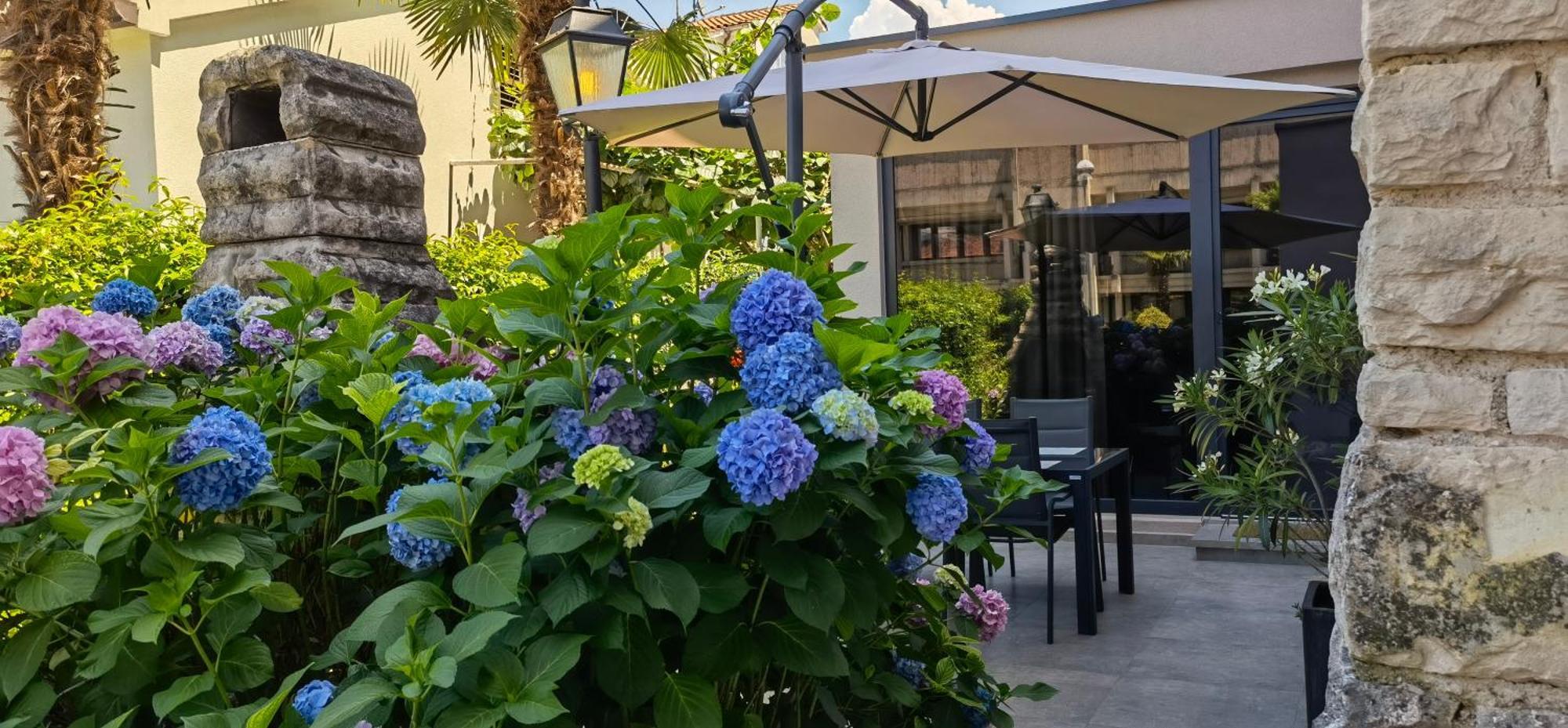Stay In The Very Heart Of Porec - 50M To The Beach Bagian luar foto