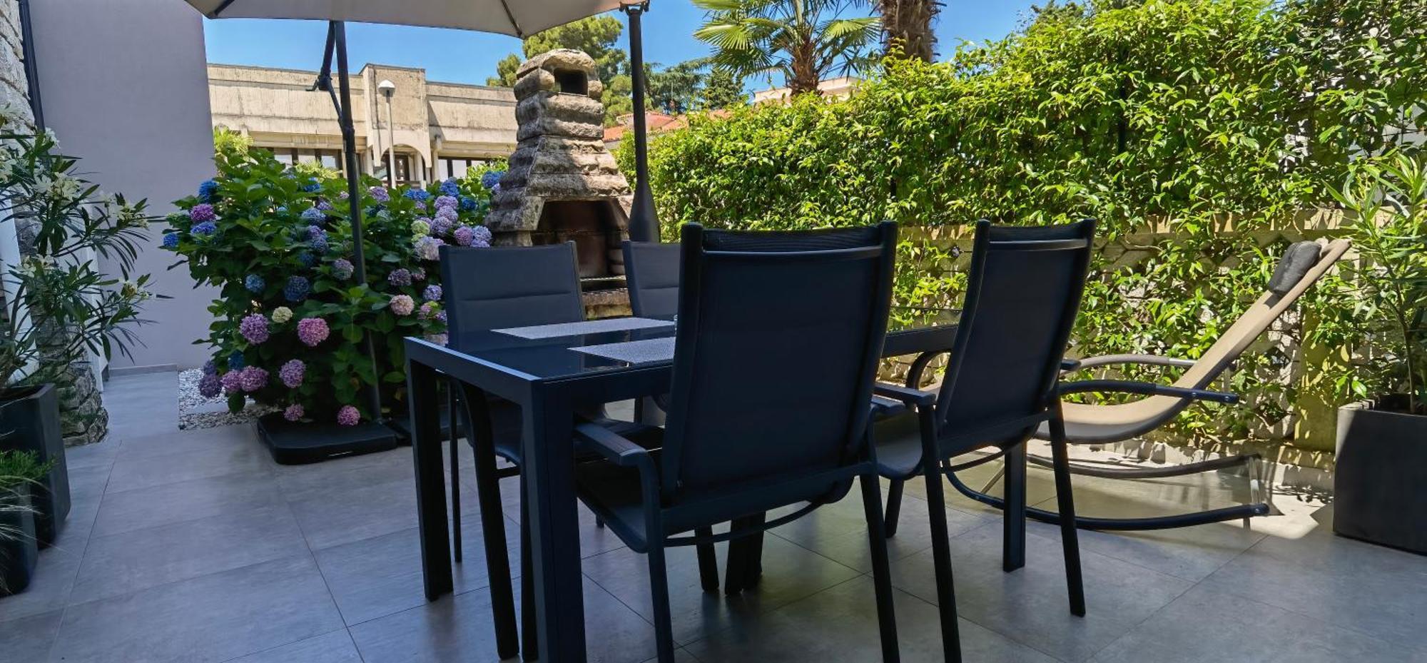 Stay In The Very Heart Of Porec - 50M To The Beach Bagian luar foto